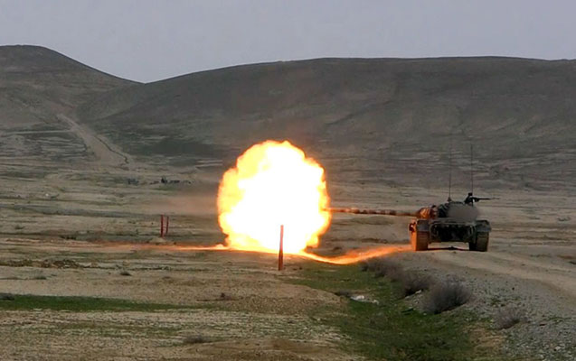 Tank bölmələrinin döyüş hazırlığı artırılır - VİDEO