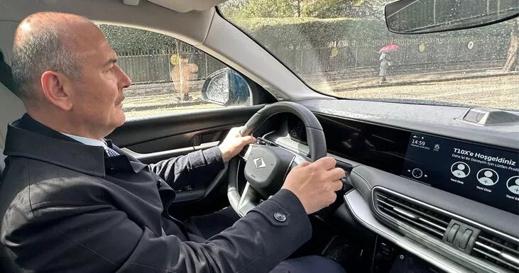 Süleyman Soylu “Togg” ilə Ankara küçələrini gəzdi – VİDEO