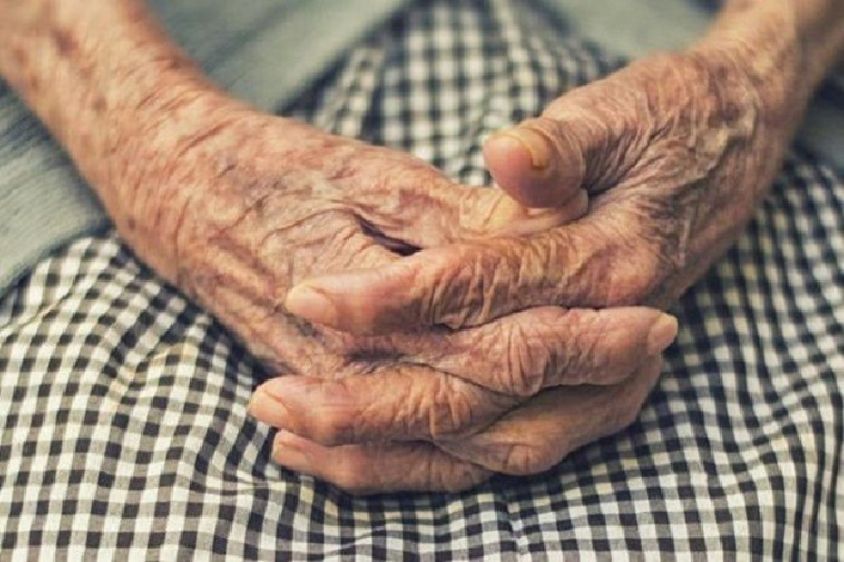 Bakıda 83 yaşlı qadın binadan yıxılaraq öldü