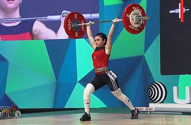 Ermənistanda qızıl medal qazanan türkiyəli atlet qələbəsini Azərbaycana həsr etdi - VİDEO