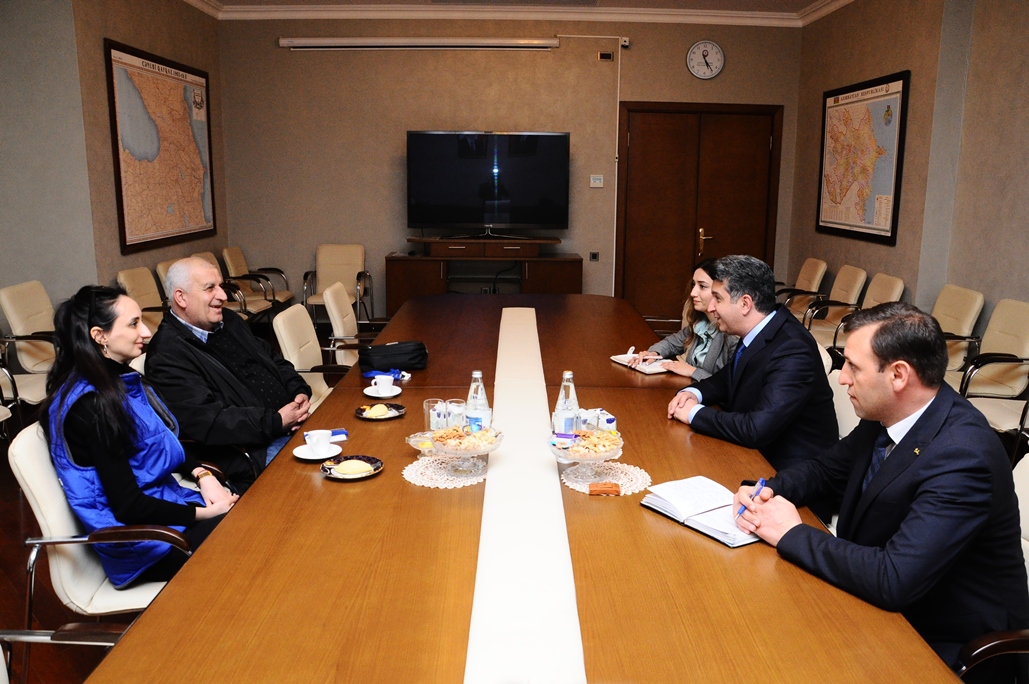 “MİR” Dövlətlərarası Teleradio Şirkətinin çəkiliş qrupu Naftalanda - FOTOLAR