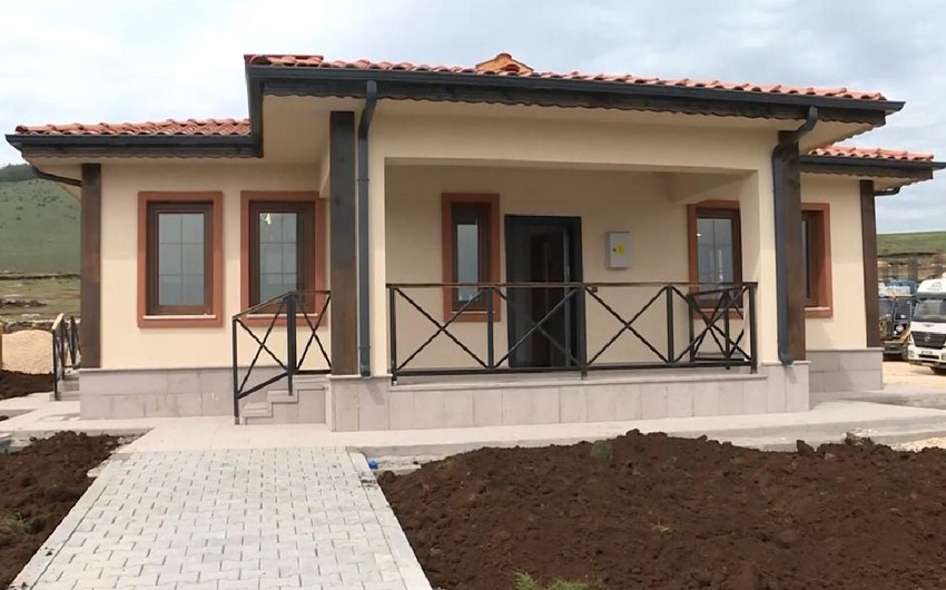 Türkiyədə zəlzələdən zərərçəkənlər üçün tikilən ilk evlər sabah təhvil veriləcək