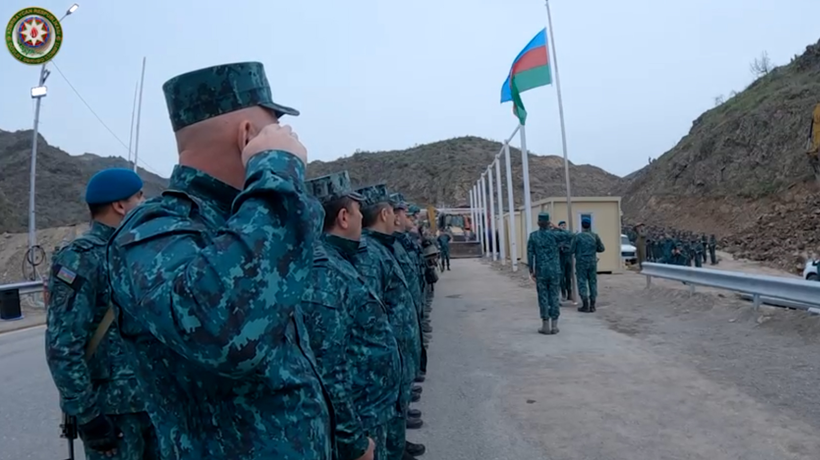 Laçın-Xankəndi yolunda qurulmuş sərhəd-buraxılış məntəqəsində bayraq qaldırılma mərasimi - VİDEO