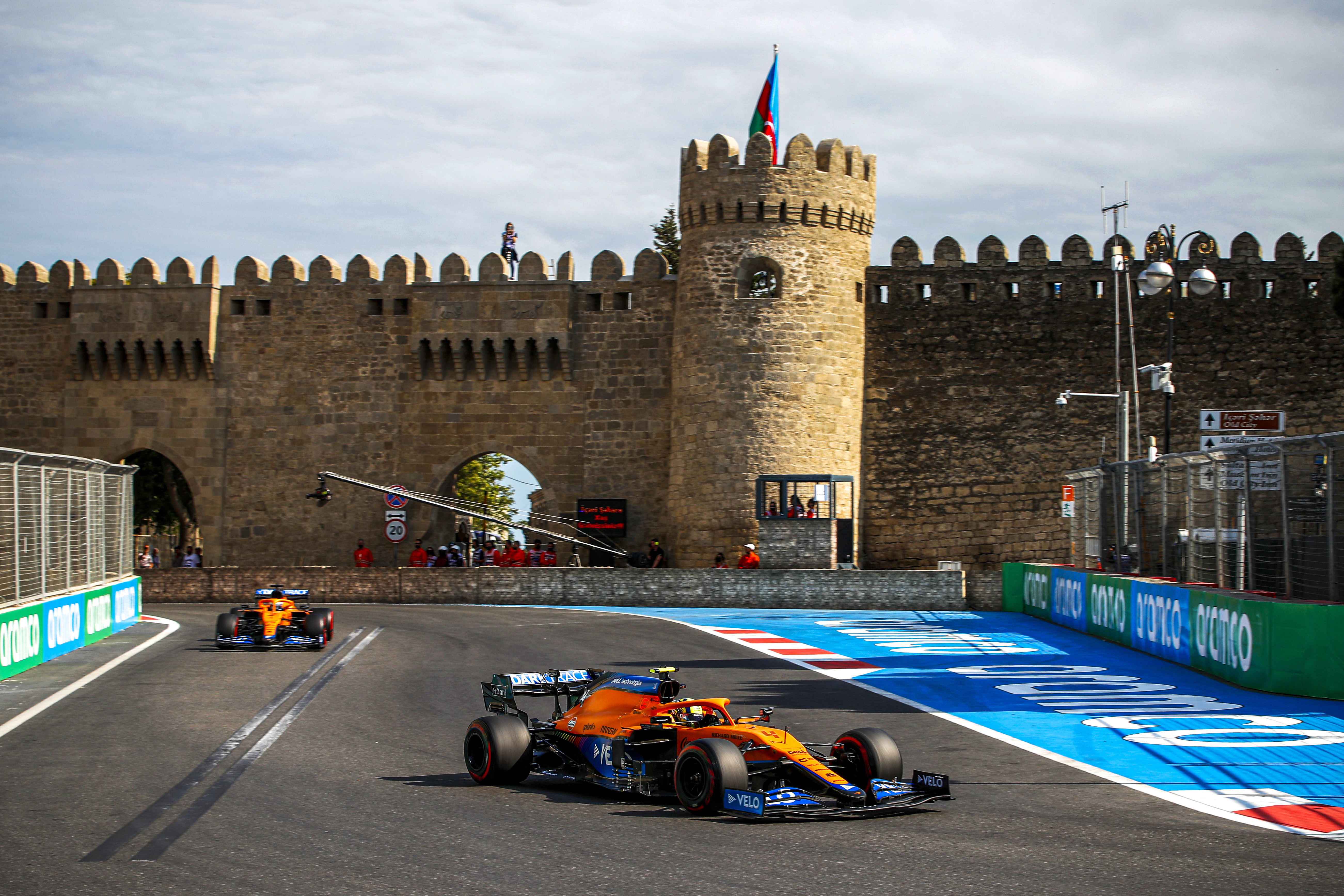 "Formula 1"ə görə tıxacda qalmamaq üçün BU YOLLARDAN İSTİFADƏ EDİN!