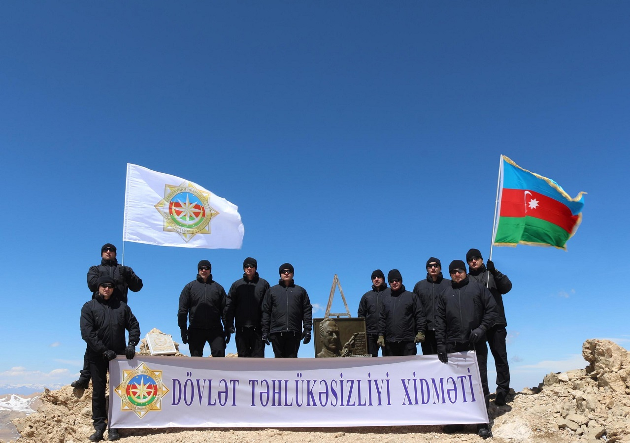 DTX əməkdaşları “Heydər zirvəsi”nə yürüş təşkil ediblər - FOTO