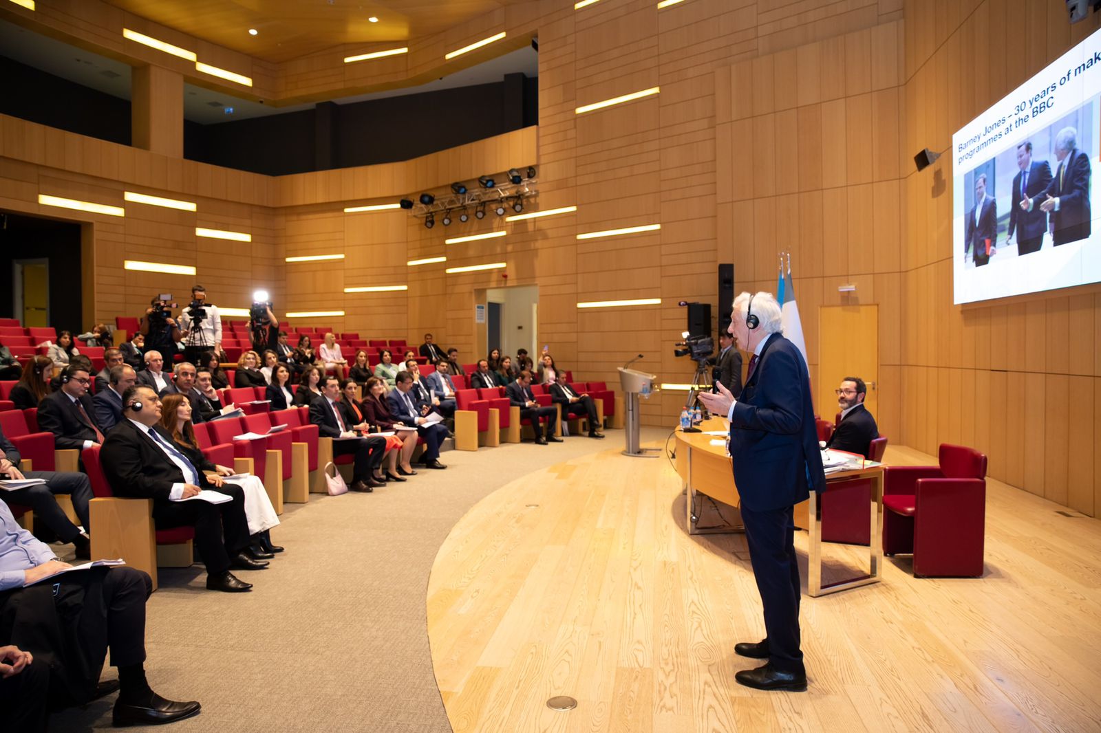 Mətbuat xidmətlərinin rəhbərləri üçün master-klas təşkil olundu - FOTOLAR
