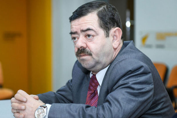 Natiq Fərzəliyev: “Mükafatı hər il eyni adamlara verirlər"