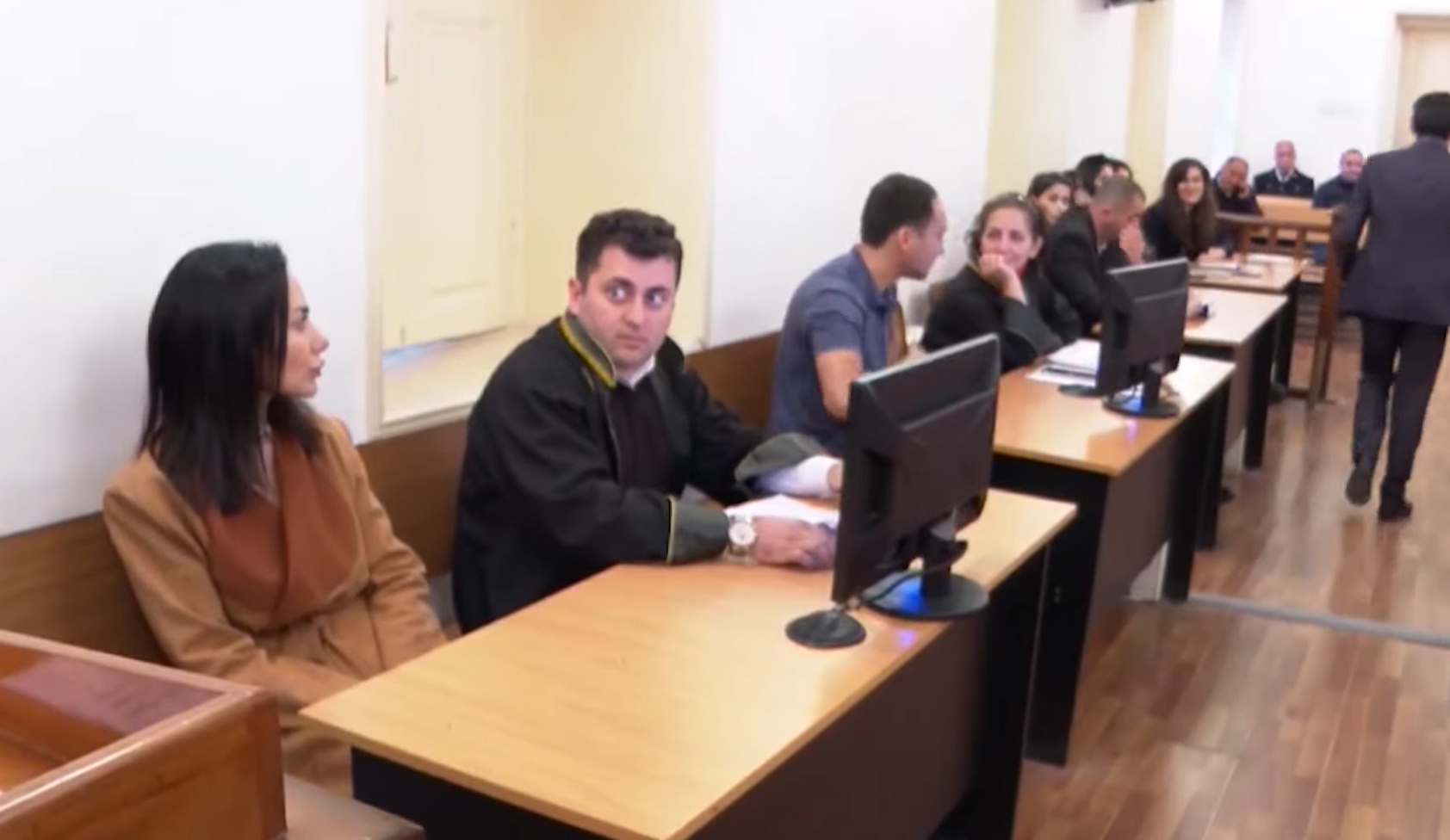 Təranə Səmədovanın məhkəmədən görüntüləri yayıldı - VİDEO
