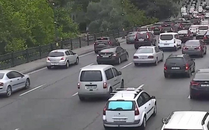 Bakının bir sıra yollarında tıxac var - SİYAHI