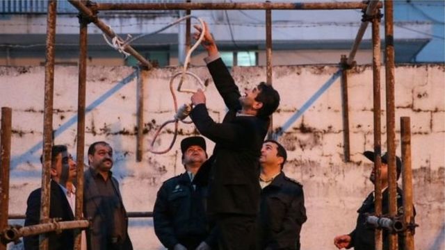 İranda daha 7 nəfər edam edildi - Zorlama və narkotikdə ittiham edilirlər