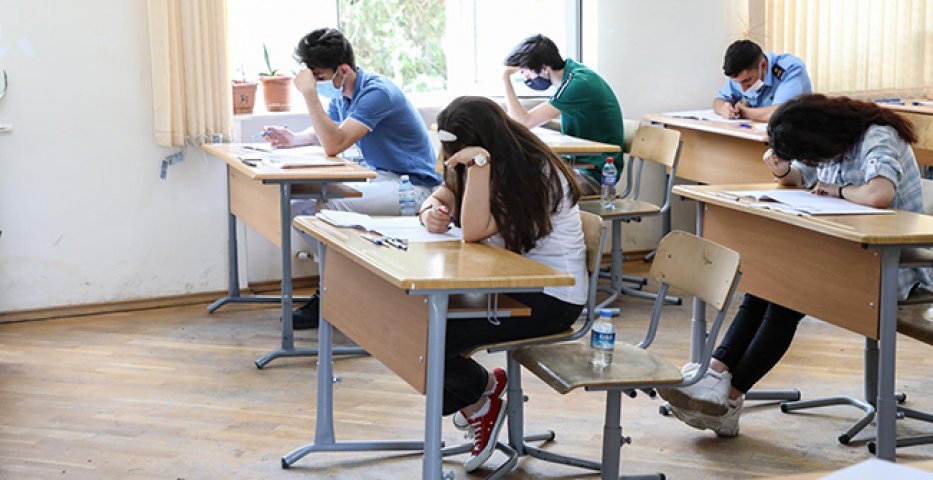 DİM bazar günü 14 mindən çox şagird və məzun üçün imtahan keçirəcək