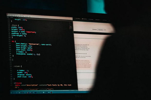 ABŞ-nin 230 mindən çox dövlət qulluqçusunun şəxsi məlumatları internetdə yayılıb