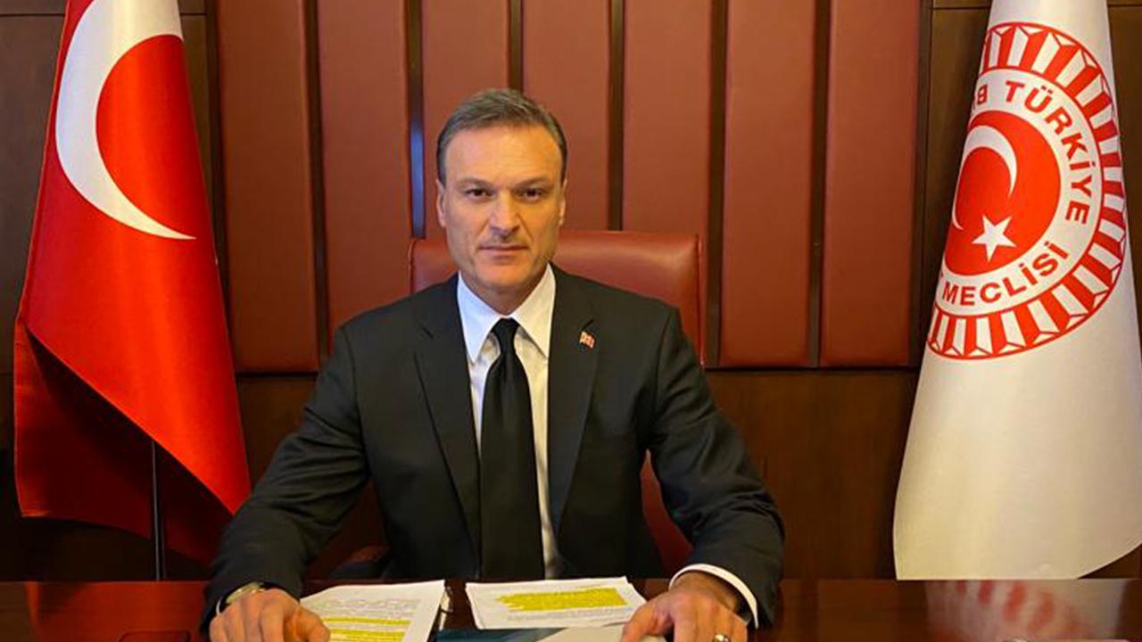 3 məşhur futbolçu millət vəkili seçildi