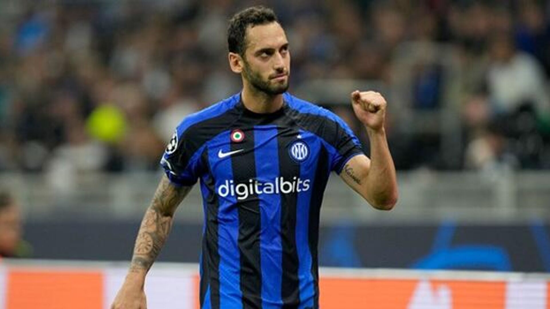 Məşhur futbolçu İstanbulun fotosunu paylaşdı: Evimə gəlirəm - FOTO