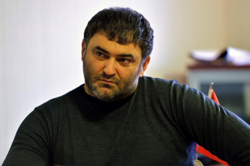"Rza evini satıb, Qarabağ qazilərindən bəhs edən film çəkib" - Deputat həbs edilən rejissor haqda