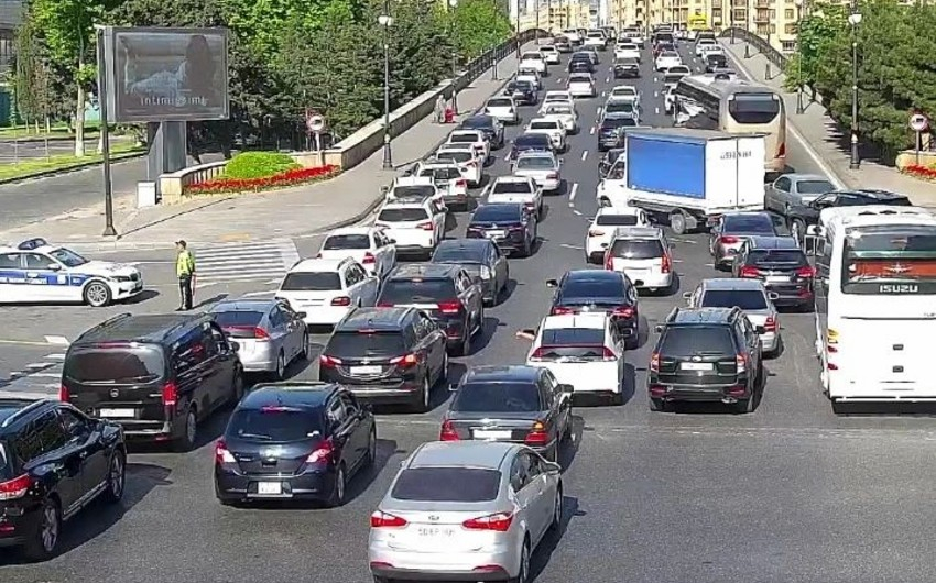 Bakının bir sıra yollarında tıxac var