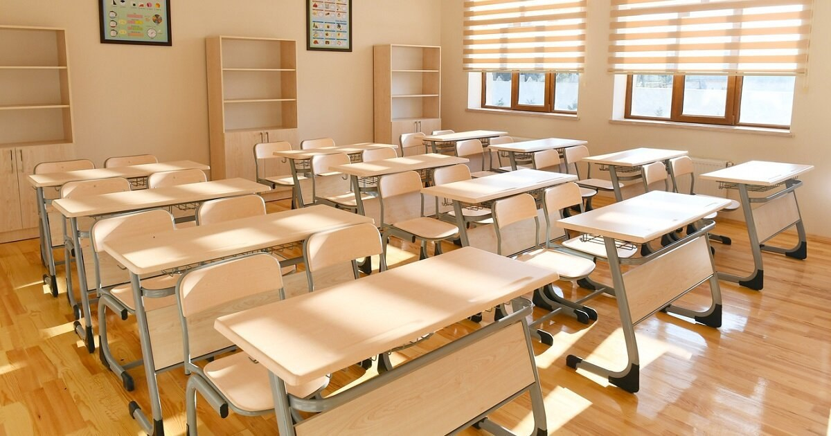 Bakı məktəbində insident: Narkotik satdığı iddia edilən şagirdin atası müəllimə hücum etdi