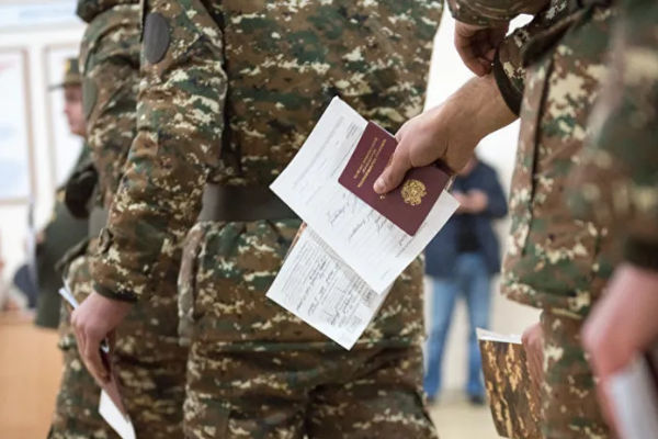 Ermənilər kütləvi şəkildə hərbi toplantılardan yayınırlar