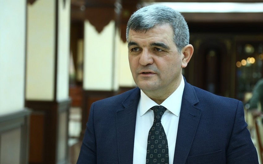 Fazil Mustafa iki aylıq fasilədən sonra Milli Məclisin plenar iclasına qatıldı