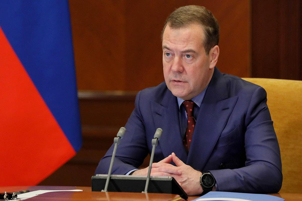 Dmitri Medvedev: "Britaniyanın səfeh məmurları unutmamalıdırlar ki,..."