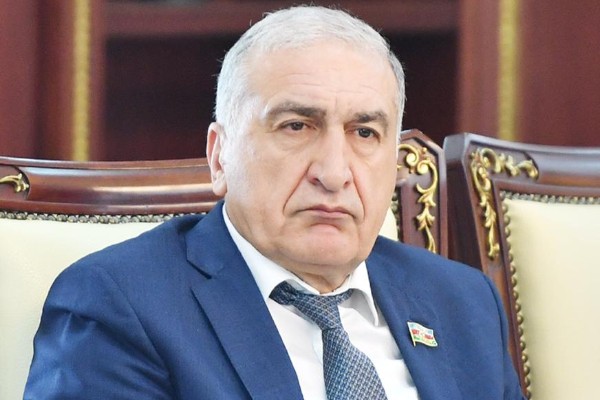 Deputat onu intim görüntüləri şantaj edəni tanıyırmış: “Qardaşımın yanında…” 