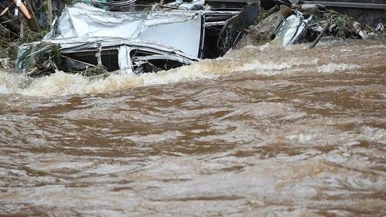 Sel nəticəsində 42 nəfər həlak oldu