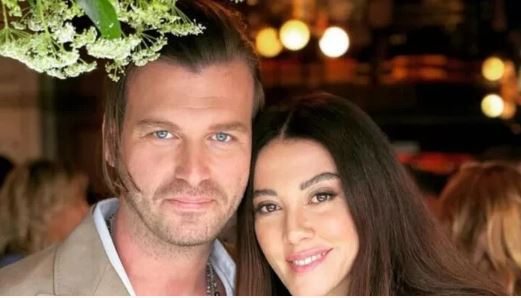 Məşhur aktyor hamıdan gizli saxladığı övladının fotosunu paylaşdı - FOTO