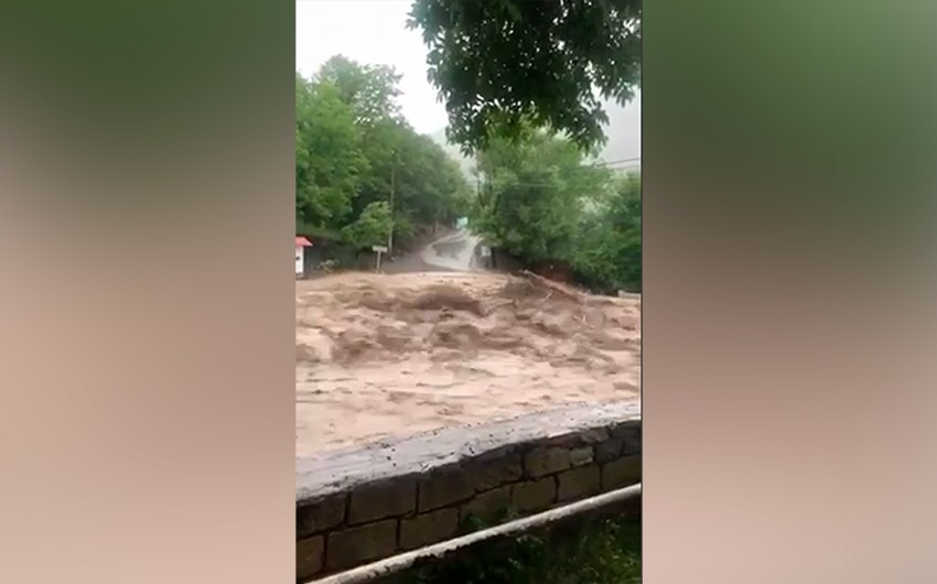 İsmayıllıda sel suları evlərə, obyektlərə ciddi ziyan vurdu