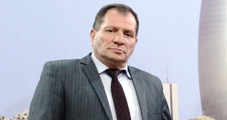 Tanınmış şair: "Qəbirdə gecələdim, qorxudan şəkər oldum" - VİDEO