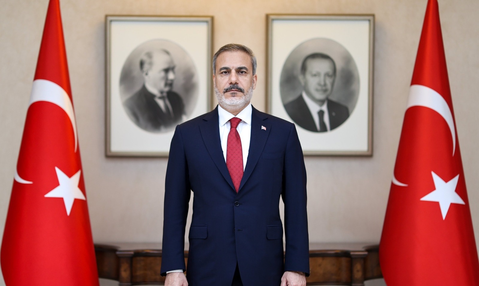 Terror təşkilatlarının qorxulu yuxusuna çevrilən Hakan Fidan kimdir? - DOSYE