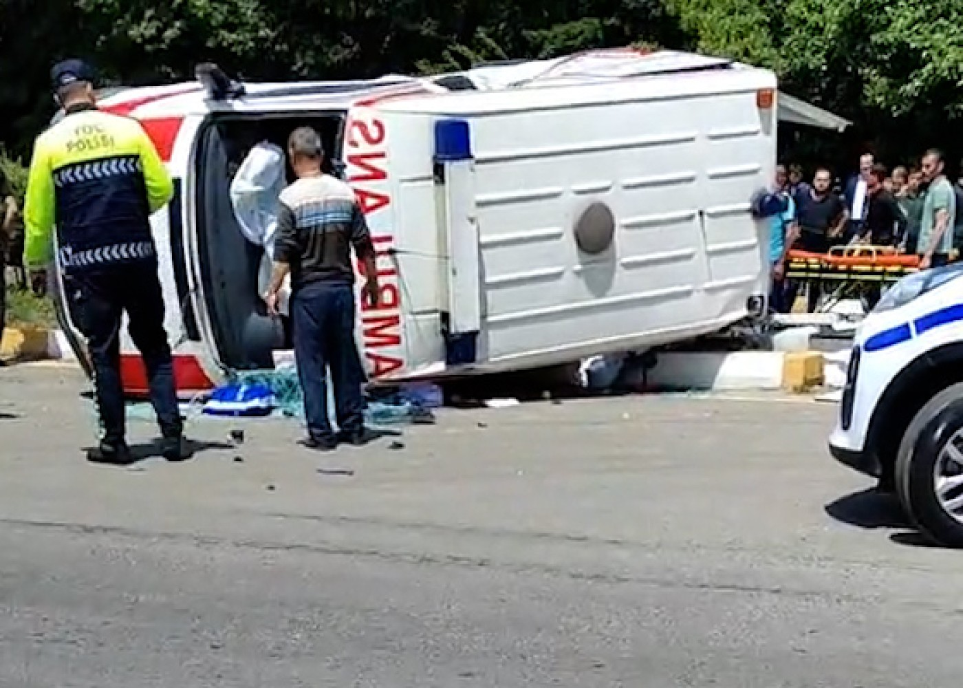 Bakıda çağırışa gedən təcili yardım avtomobili qəza törətdi