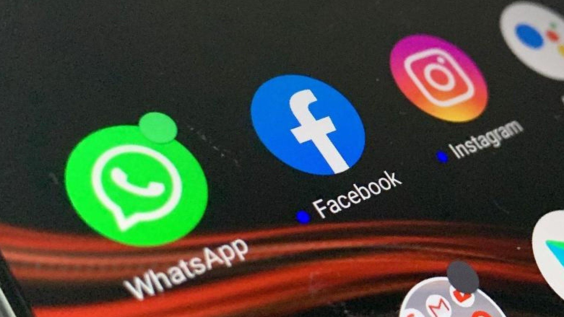 "Whatsapp”, “Instagram” və “Facebook”da PROBLEM YARANDI