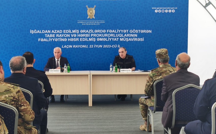 Kamran Əliyev Laçında əməliyyat müşavirəsi keçirdi