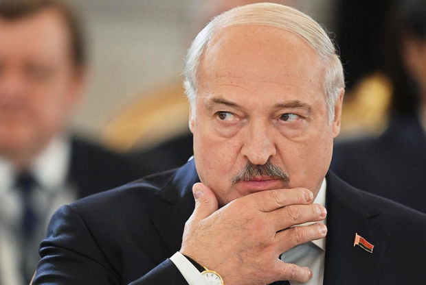 Belarus müdafiə naziri Lukaşenkonun görüşünə nüvə bombası ilə gəldi
