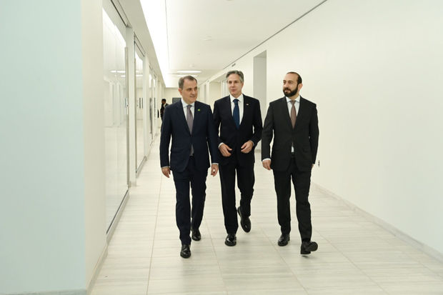 Ceyhun Bayramov Blinkeni Ermənistanın təhrikçi addımları barədə məlumatlandırıb