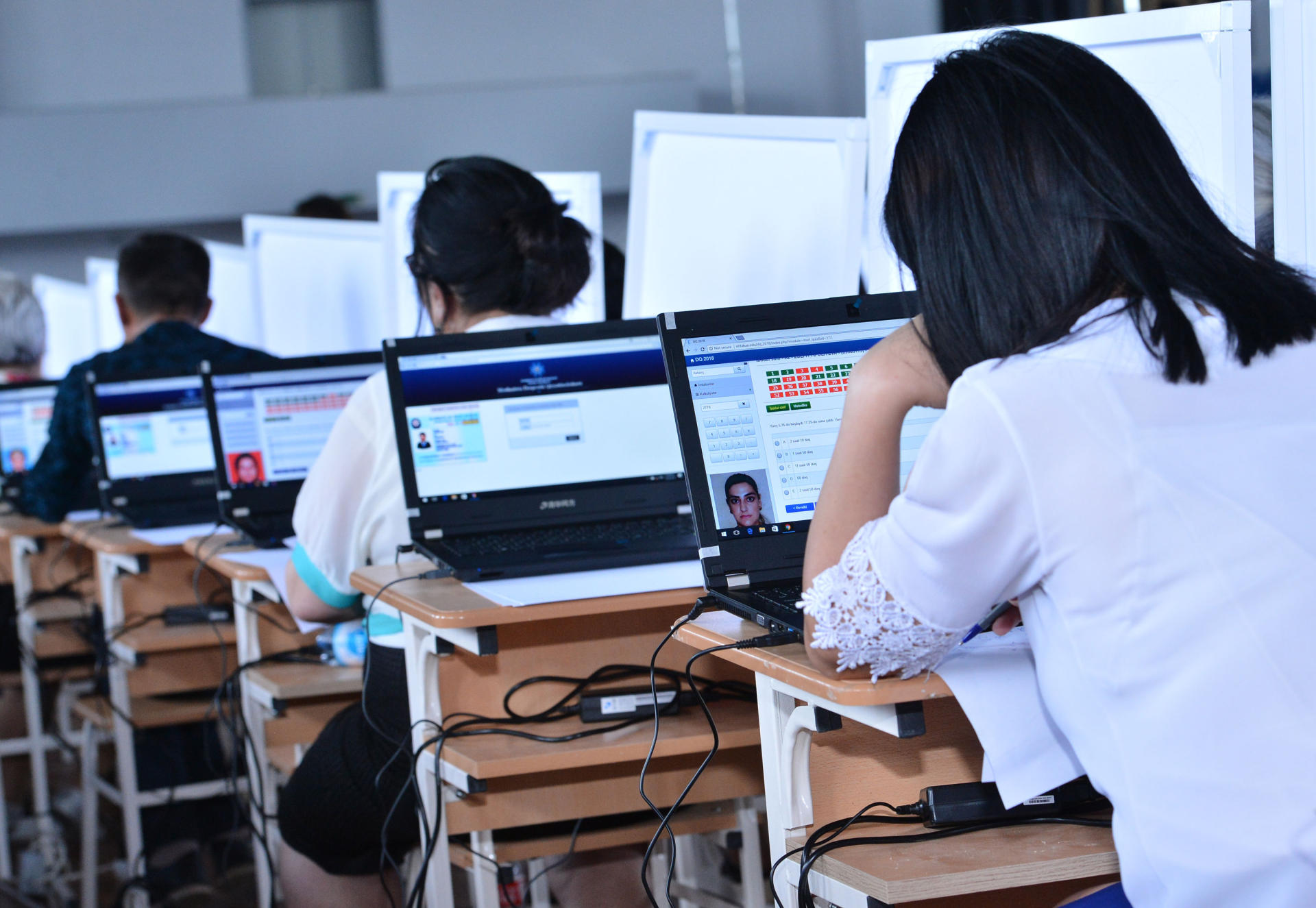 Müəllimlərin işə qəbulu üzrə test imtahanlarının vaxtı AÇIQLANDI