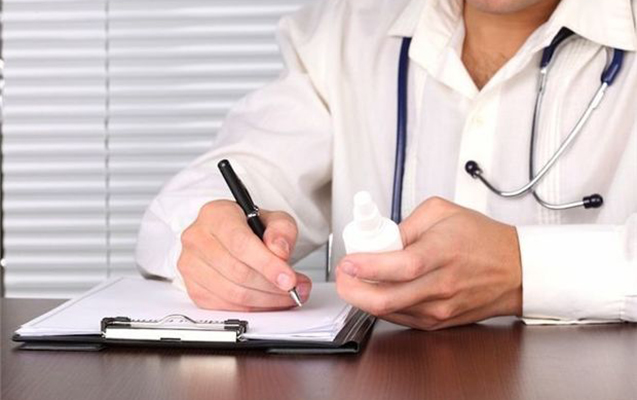 “Həkimlərlə dərman şirkətləri arasında sövdələşmələr var”