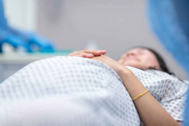 Azərbaycanda evdə abort edən qadın öldü