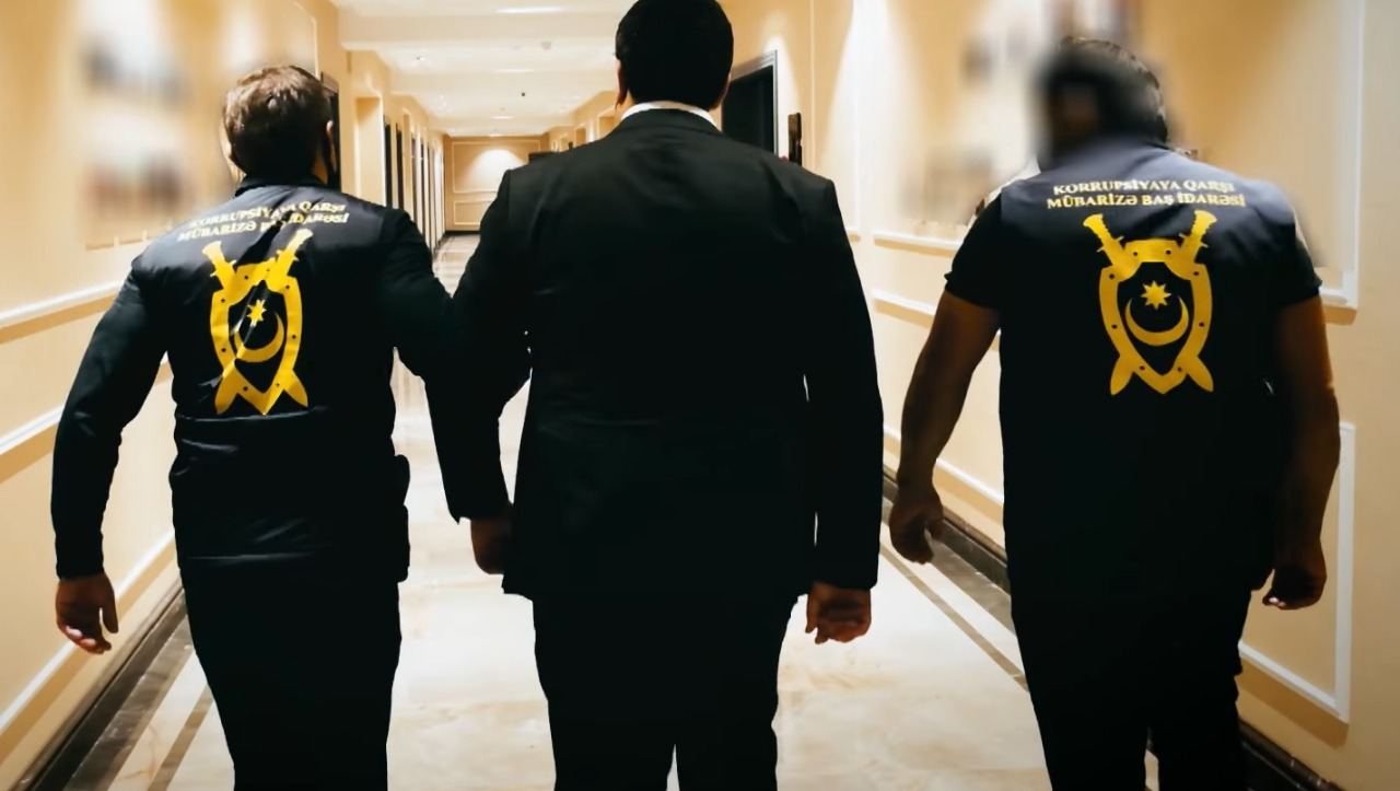 Azərbaycanda yüksək vəzifəli şəxs saxlanıldı