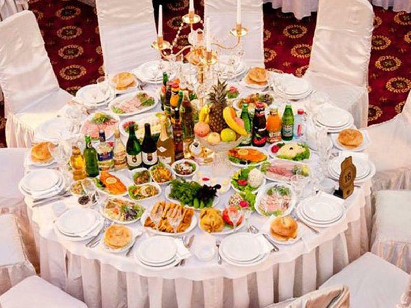 Bakıda restoranda kütləvi dava - bıçaqlananlar var