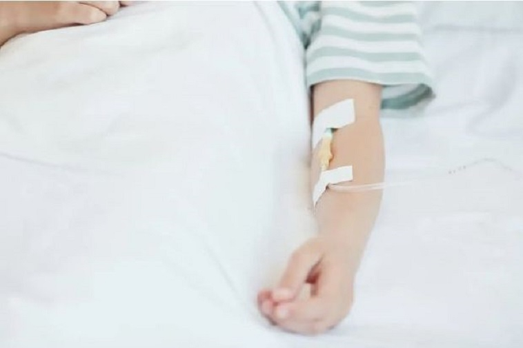 Azərbaycanda nəzarətsiz qalan iki yaşlı qız sirkə turşusundan vəfat edib - VİDEO