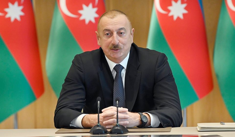İlham Əliyev: "Polisə daş atmaq heç kimə şərəf gətirən hərəkət deyil"