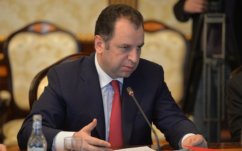 Ermənistan daha bir keçmiş müdafiə nazirini həbs etmək istəyir