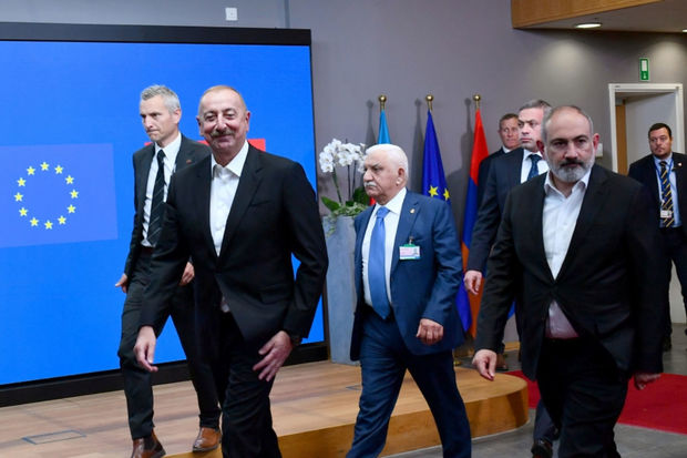 Brüsseldə üçtərəfli görüşün əsas mövzusu: Humanitar məqsədlər üçün Laçın yolunun əvəzinə Bərdə-Ağdam marşrutu
