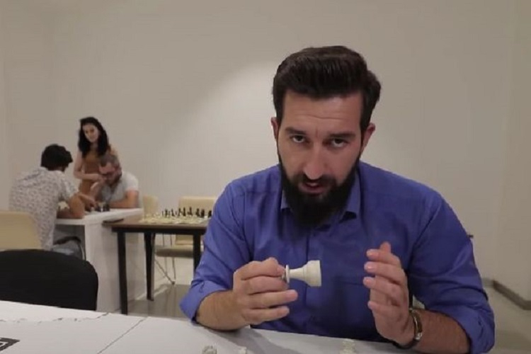 Ərinin pulunu sevgilisindən ala bilmədiyi üçün onu öldürdü - VİDEO