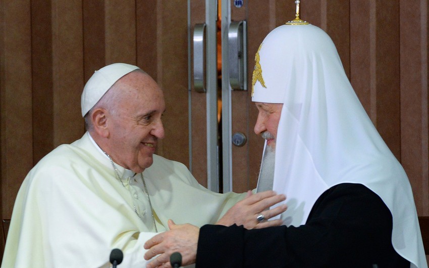 Papa Rusiyanın Patriarxı Kirillə hava limanında görüşmək istəyir