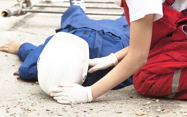 Abşeronda fəhlə hündürlükdən yıxılaraq öldü