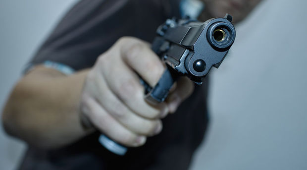 Ər-arvad Qəbələ sakinini hədələyiblər