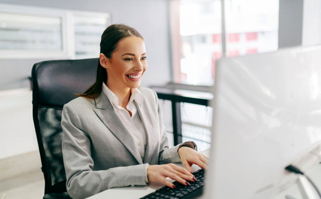 "Şəxsi məlumatlarınıza baxırlar" - Ekspertdən şok açıqlama