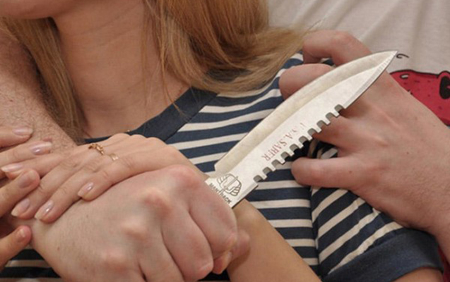 Bakıda DƏHŞƏT: Ər küçənin ortasında arvadını öldürdü